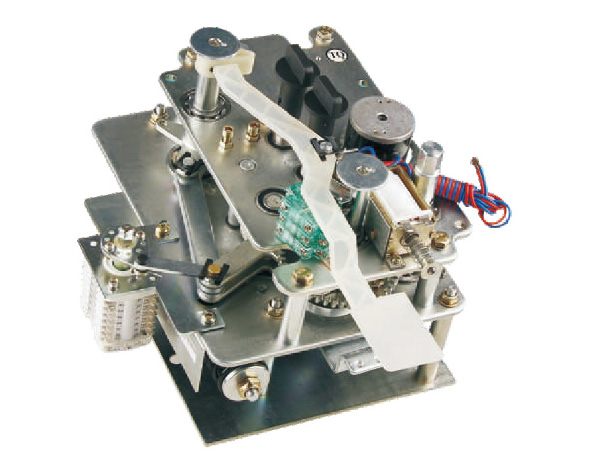 ZDGK-12（V柜）彈簧操動(dòng)機(jī)構(gòu)為額定電壓12kV交流金屬封 閉式開(kāi)關(guān)的配置設(shè)備，該斷路器機(jī)構(gòu)采用拉伸彈簧過(guò)死點(diǎn)控制斷路器合閘 的動(dòng)作，分閘操作采用了壓縮彈簧…